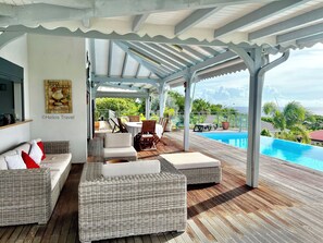 Outdoor dining - Villa Vaïtea, pool, sea view, 3 bedrooms, Leroux area (Deshaies)