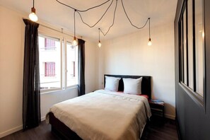 3 makuuhuonetta, silitysrauta/-lauta, vauvan matkasänky, Wi-Fi