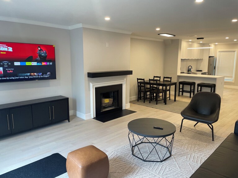 Right At Home Plate - 2bdr, 2.5 Ba - 2 Blocks From Navy Yard Metro! - Washington, D.C.