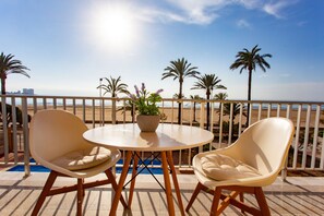 Outdoor dining - Cullera Horizon Apartment (Cullera)