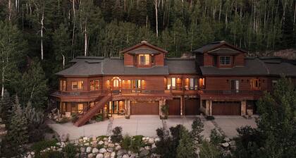 Extraordinary Location For Large Groups | Apex Grande