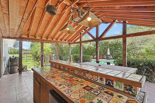 3BD Farmhouse Country Living - Pool, Patio, Firepit