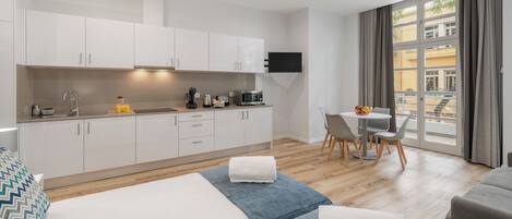 1 bedroom, in-room safe, iron/ironing board, travel cot