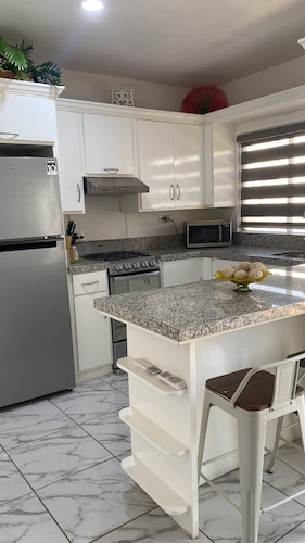 2-bedroom 2ba apartment in nuevo Mexicali -Up to 7 Guest