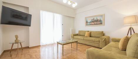 Appartamento familiare, balcone, vista città | Area soggiorno