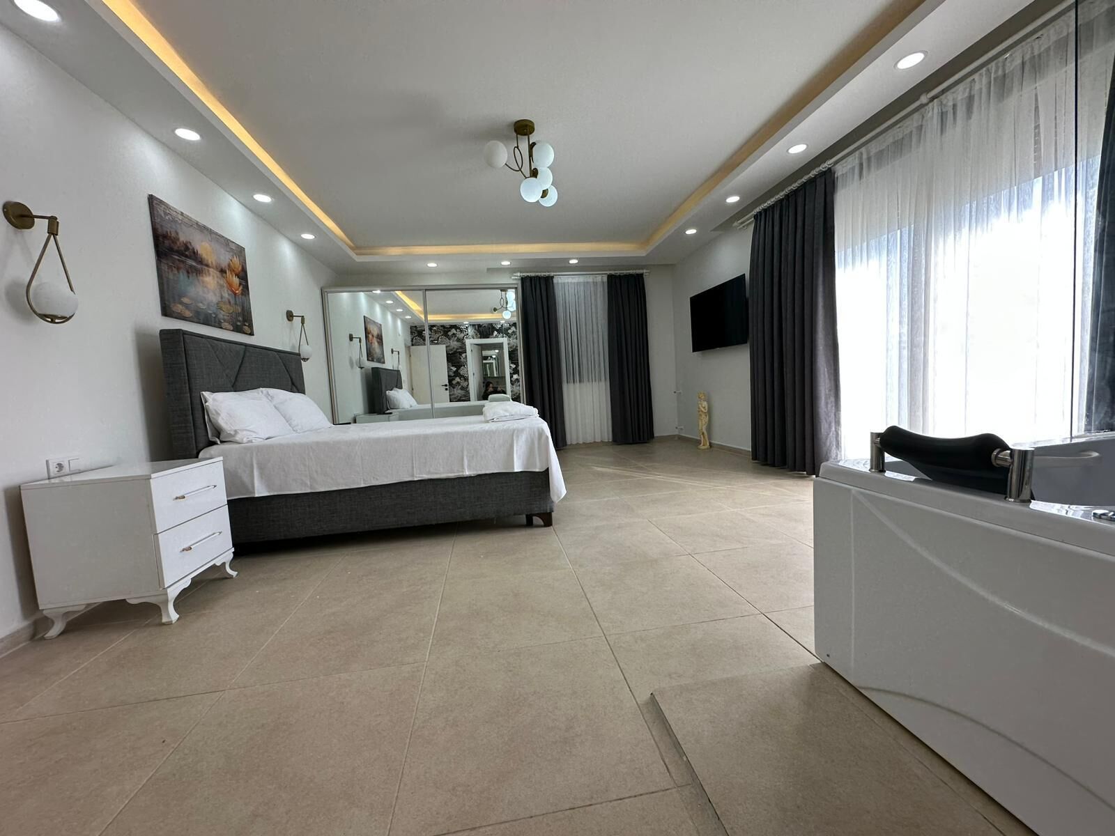 6 عدّة غرف نوم ومكواة/لوح كي وسرير سفر وواي فاي مجانًا