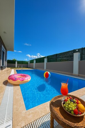 Outdoor pool - THE LAND OF LEGENS YAKIN HUZURLU VİLLA (Antalya)