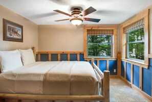 3 bedrooms, desk, iron/ironing board, travel cot