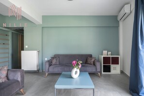 Family Apartment, Balcony, City View | Living area