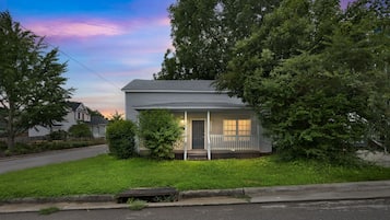 House, 4 Bedrooms | Exterior
