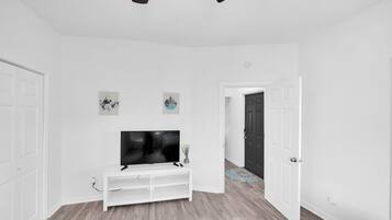 Rumah, 4 kamar tidur | Area keluarga | Smart TV dan layanan streaming