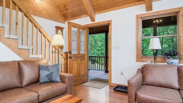 Cabana, 3 quartos | Área de estar | Smart TV