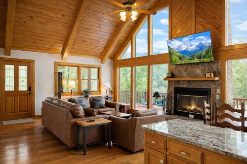Restoration Retreat At Greenbrier 3 Bedroom Cabin by RedAwning
