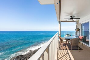 Outdoor dining - Big Island Ali'i Villas 333 2 Bedroom Condo (Kailua-Kona)