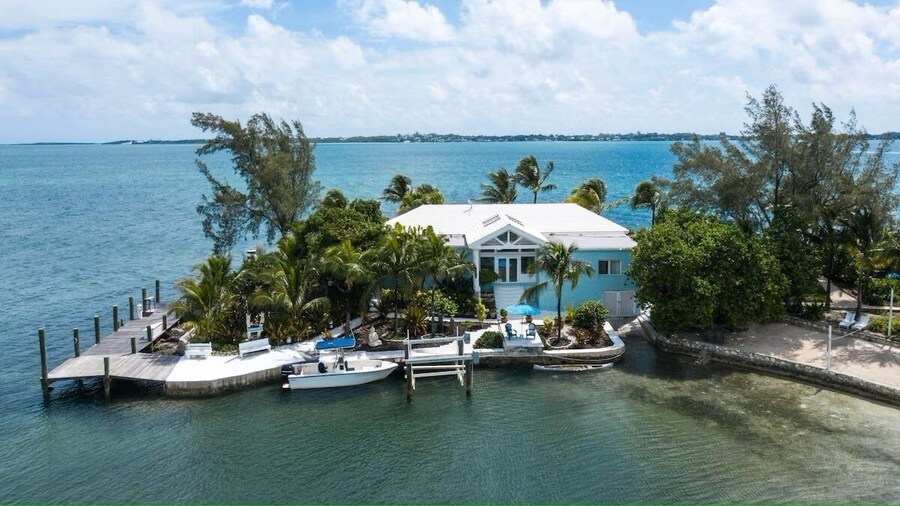 Middle Cay Estate 7 Bedroom Estate