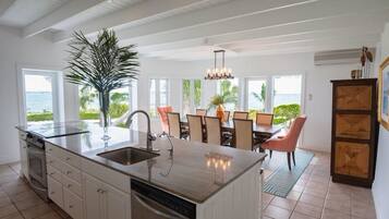 Nhà, nhiều phòng ngủ | Bếp riêng | Tủ lạnh, lò nướng, dụng cụ pha cà phê/trà, lò nướng bánh mì