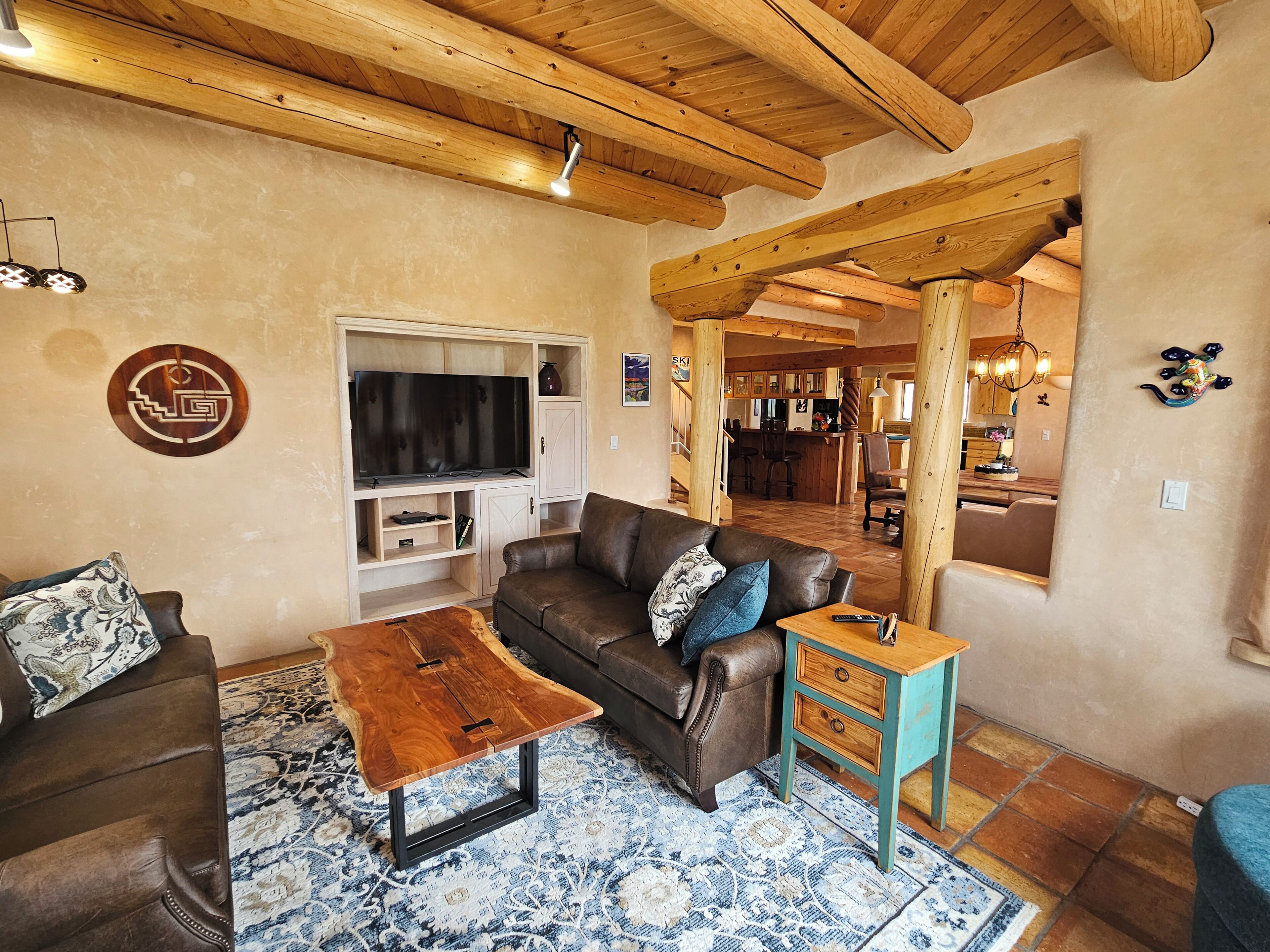 Smart TV, fireplace, DVD player, offices