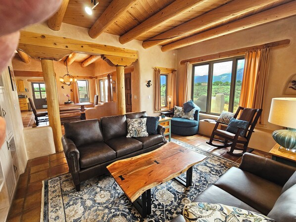 Smart TV, fireplace, DVD player, offices