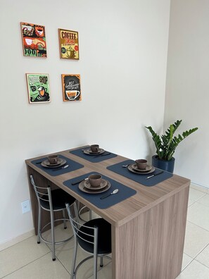 Dining - Kitnet 4 Mobiliada (RIO NEGRINHO)