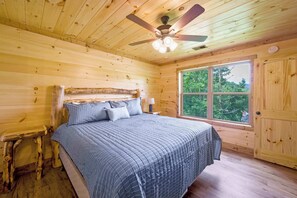 4 bedrooms, travel cot, WiFi, bed sheets - 4/4 Cabin w 4 King Suites|Hot Tub|Views 5 min to Gatlinburg! (Gatlinburg)