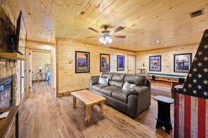 Unclassified image, 3 of 89, button