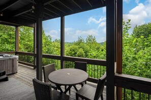 Outdoor dining - On The Horizon- Blue Ridge GA (Mineral Bluff)