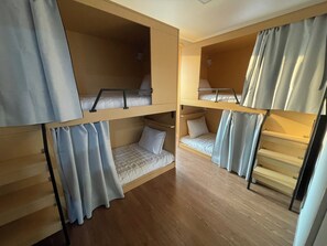 Blackout curtains, soundproofing, iron/ironing board (on request) - K wave guesthouse only Female (Seoul)