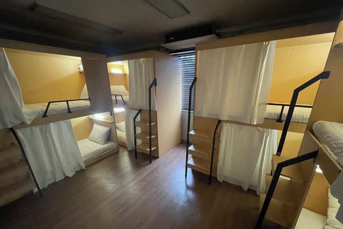 8 dorm room only Female