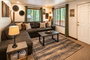 Smart TV, fireplace, DVD player