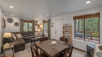 Smart TV, fireplace, DVD player