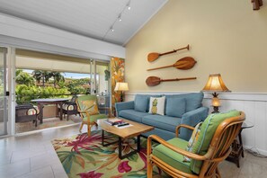 Fernseher, DVD-Player, Tischtennisplatte