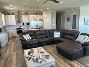 Living area - Charming 3-bedroom house with River views 
in Bay St. Louis (Bay St. Louis)