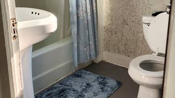 Handdoeken, zeep, shampoo, toiletpapier