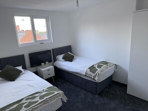2 bedrooms, iron/ironing board, free WiFi, bed sheets