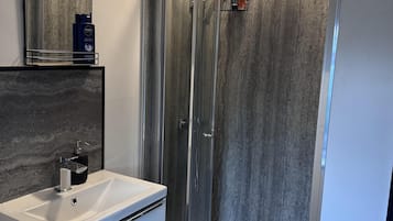 Apartment | Bathroom
