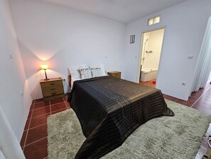 3 bedrooms, iron/ironing board, WiFi, bed sheets - Casa do Lago Esposende (Esposende)