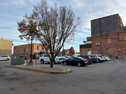 Downtown Adrian apartment with parking and wifi