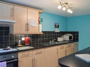Cookware/dishes/utensils