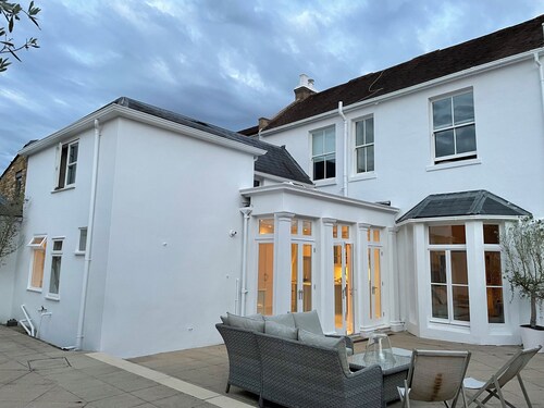 Unique Annex in Georgian Property in Shepperton