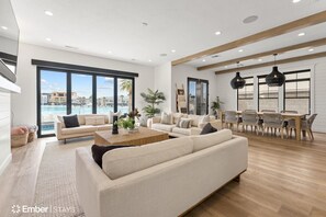 Smart TV, fireplace, table tennis - Deja Blue at Desert Color (by Ember Stays) (St. George)