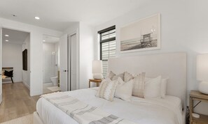 8 bedrooms, desk, iron/ironing board, travel cot