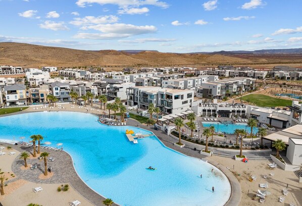 A heated pool - Deja Blue at Desert Color (by Ember Stays) (St. George)