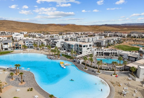 Deja Blue at Desert Color (by Ember Stays)