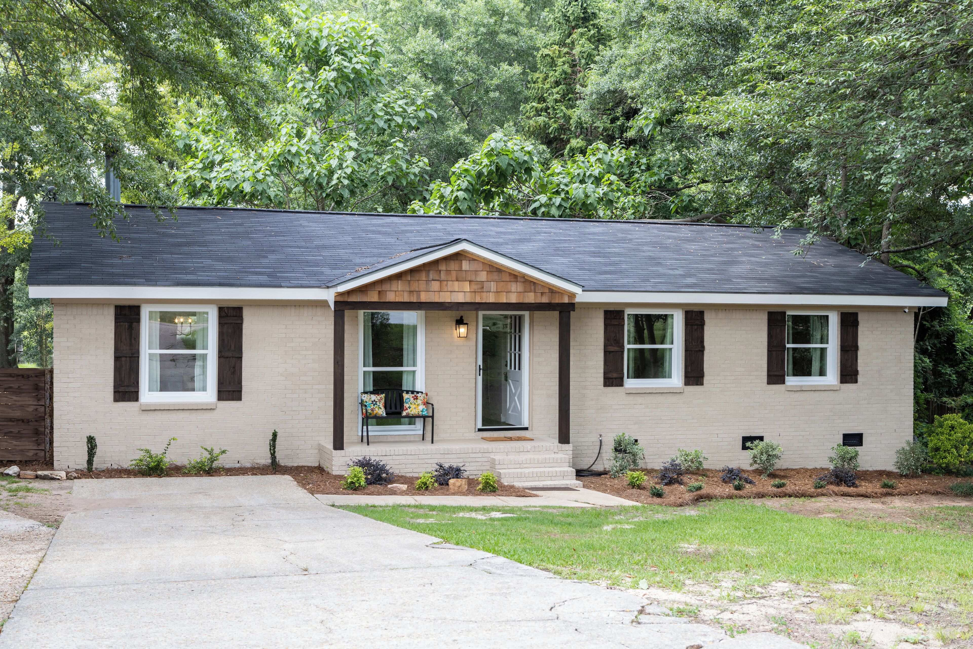 Conveniently located to Downtown Opelika, RTJ Golf Course, and Auburn University