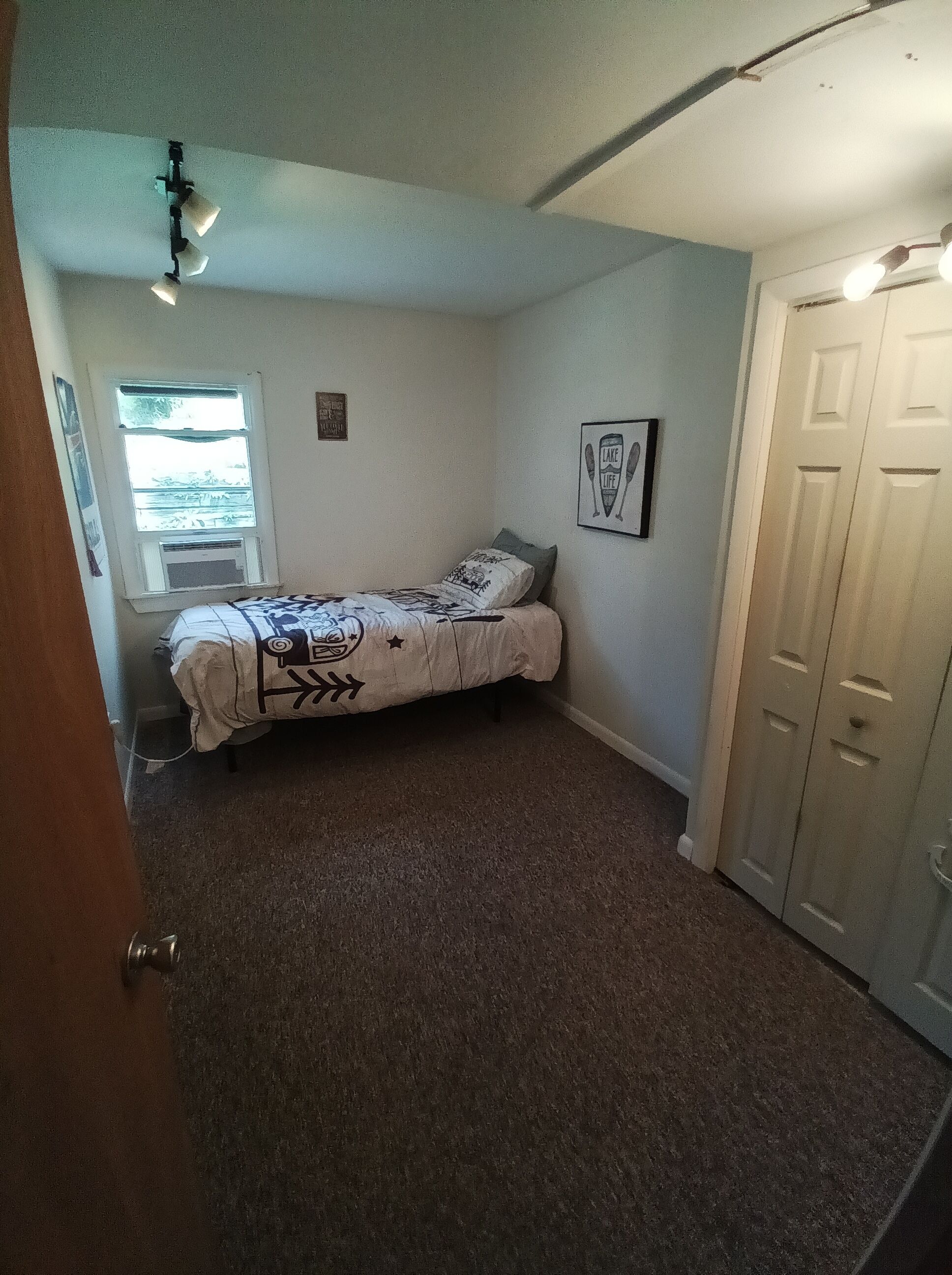 2 bedrooms, bed sheets, wheelchair access