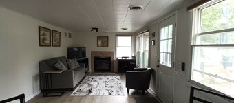 Cottage on Conesus lake w private shared lake access/beach, fireplace & AC