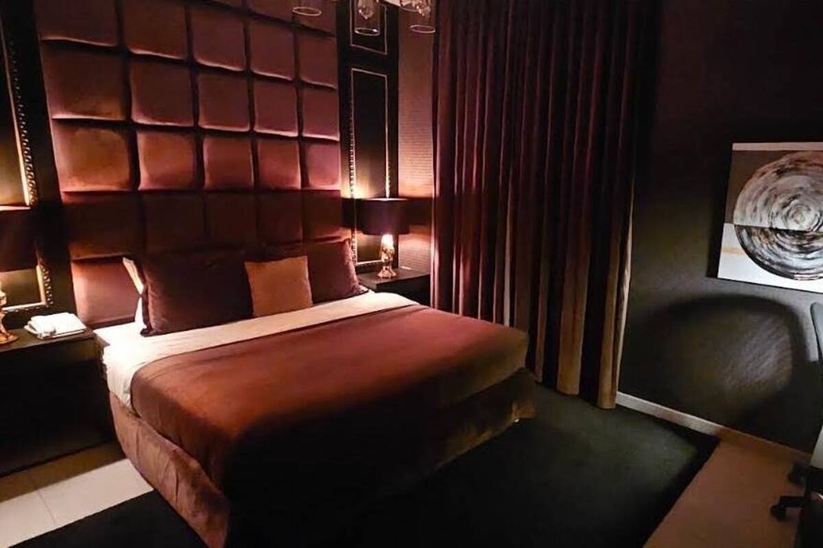 Junior Suite | Premium bedding, pillowtop beds, minibar, laptop workspace