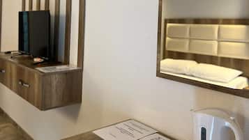 Habitación doble Confort, balcón | 2 habitaciones y wifi gratis