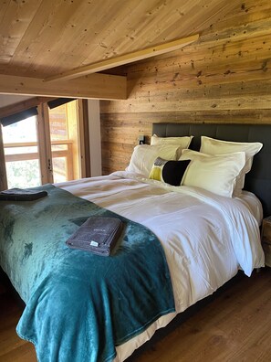 4 chambres, fer et planche à repasser, Wi-Fi, draps fournis