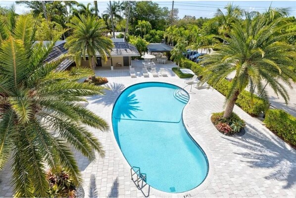 Piscine extérieure, piscine chauffée